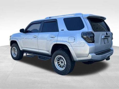 Used 2016 Toyota 4Runner SR5 RWD image 3