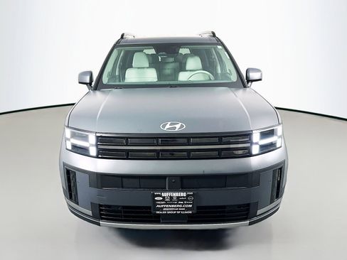 Used 2025 Hyundai Santa Fe Limited AWD/4WD image 2