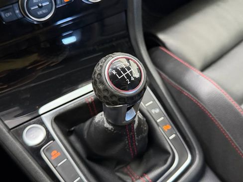 Used 2018 Volkswagen GTI 4-Door FWD image 15