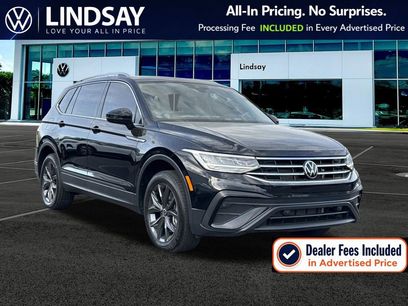 Used 2023 Volkswagen Tiguan SE w/ Panoramic Sunroof Package