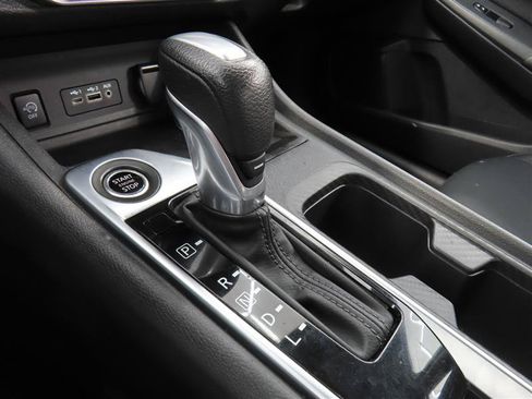 Used 2025 Nissan Sentra SV FWD image 28