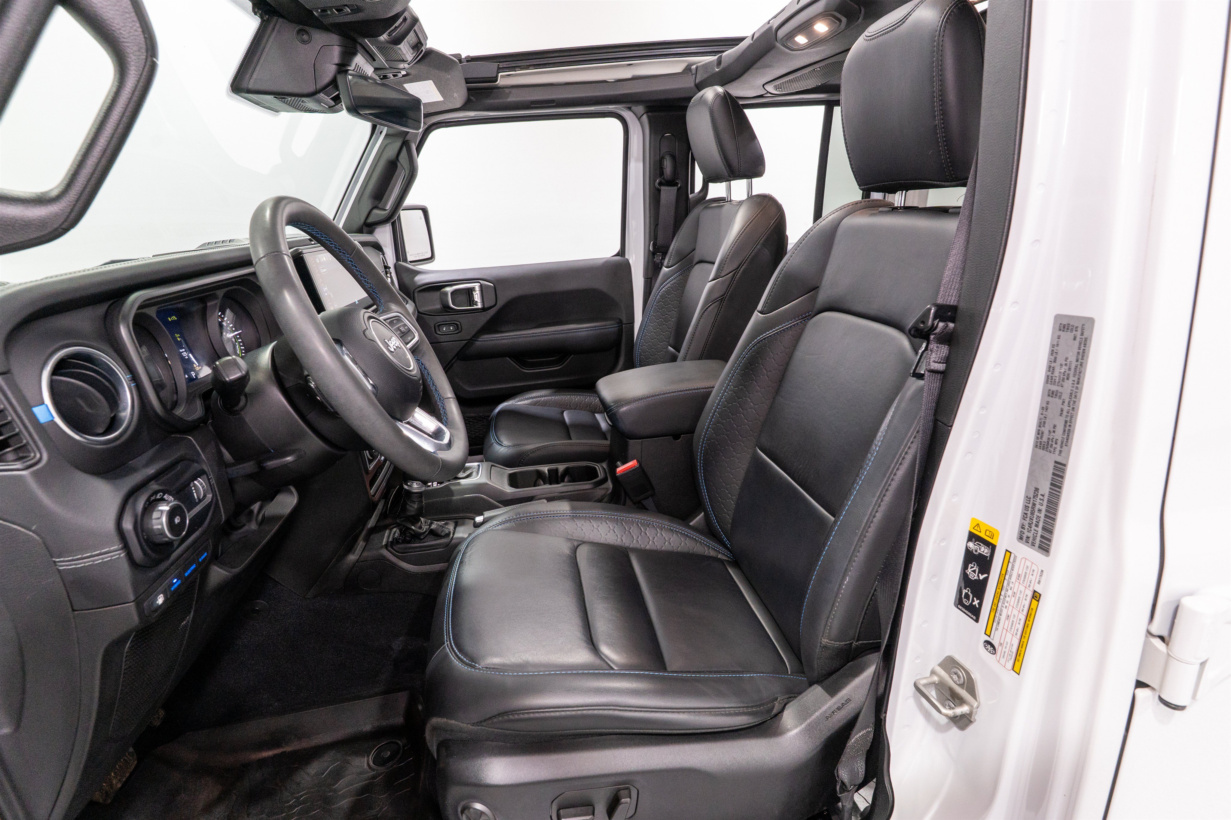 Used 2024 Jeep Wrangler High Altitude AWD/4WD image 15