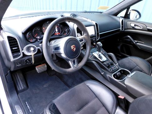 Used 2013 Porsche Cayenne GTS image 13