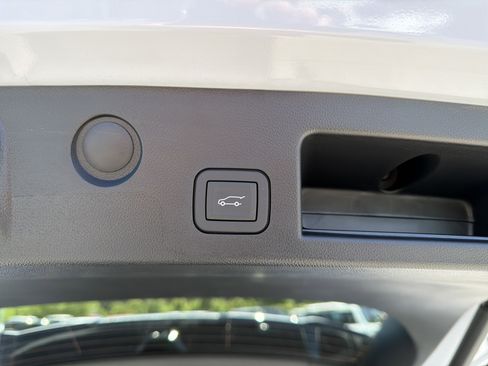 New 2026 Chevrolet Equinox ACTIV w/ Safety and Technology Package AWD/4WD image 19