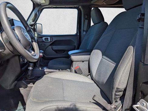 Used 2025 Jeep Wrangler Sport AWD/4WD image 15