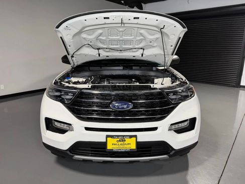 Used 2020 Ford Explorer XLT w/ Equipment Group 202A RWD image 7