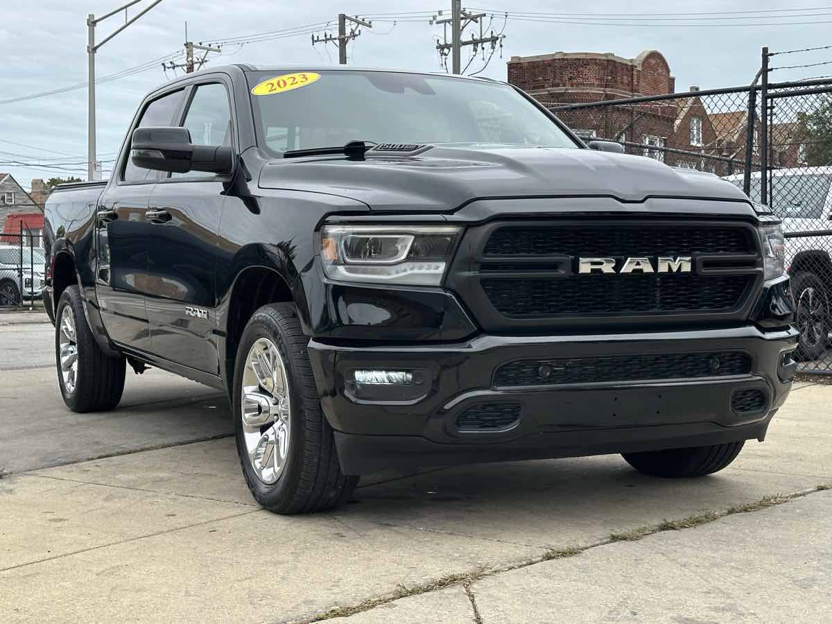Used 2023 RAM 1500 Laramie AWD/4WD image 3