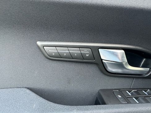 Used 2014 Land Rover Range Rover Evoque Pure image 32