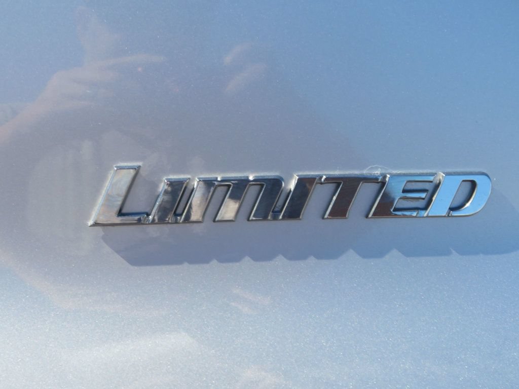 Used 2011 Toyota 4Runner Limited AWD/4WD image 12