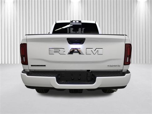 New 2026 RAM 2500 Big Horn AWD/4WD image 4