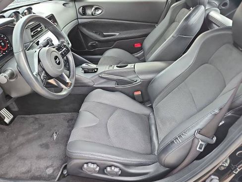 Certified 2025 Nissan Z Performance w/ Floor Mat Package RWD image 13