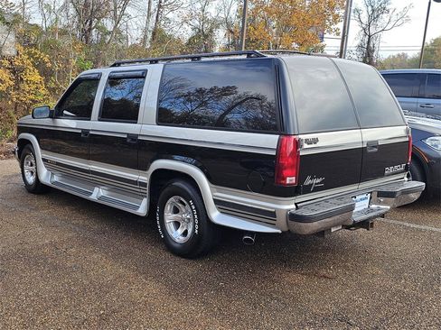 Used 1996 Chevrolet Suburban 2WD image 2