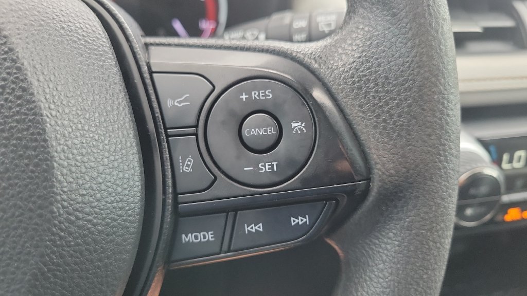 Used 2024 Toyota RAV4 XLE FWD image 20
