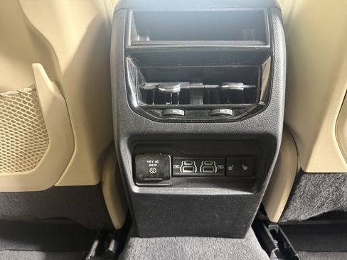 Used 2022 Jeep Grand Cherokee Limited 4xe w/ Luxury Tech Group II image 15