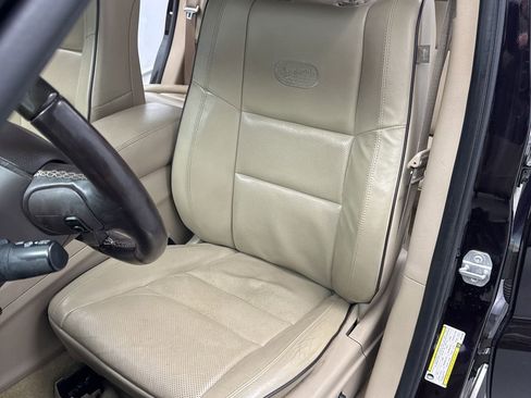 Used 2019 Jeep Grand Cherokee Overland image 9