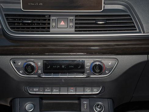 Used 2018 Audi Q5 2.0T Premium Plus w/ Premium Plus Package image 24