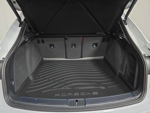 New 2026 Porsche Macan GTS image 25