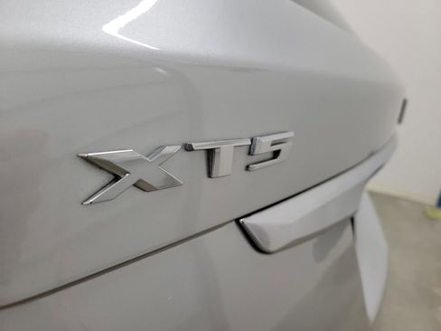 Used 2019 Cadillac XT5 Luxury w/ LPO, Radiant Package image 8