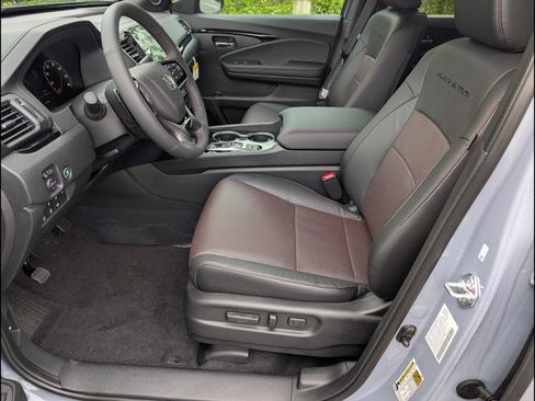 New 2026 Honda Ridgeline Black Edition image 10