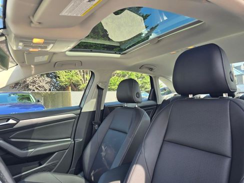 Used 2020 Volkswagen Jetta SE w/ SE Cold Weather Package FWD image 21