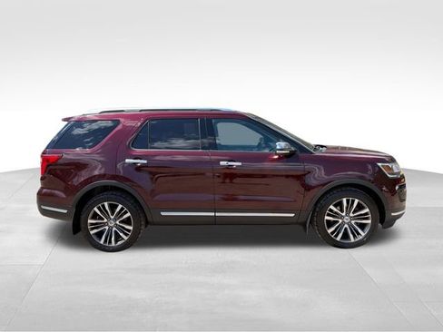 Used 2018 Ford Explorer Platinum AWD/4WD image 2