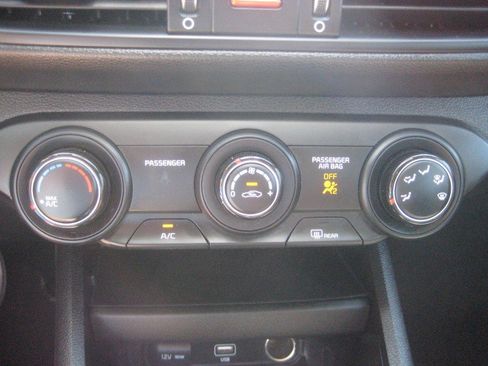Used 2023 Kia Forte LXS w/ LXS Technology Package FWD image 18