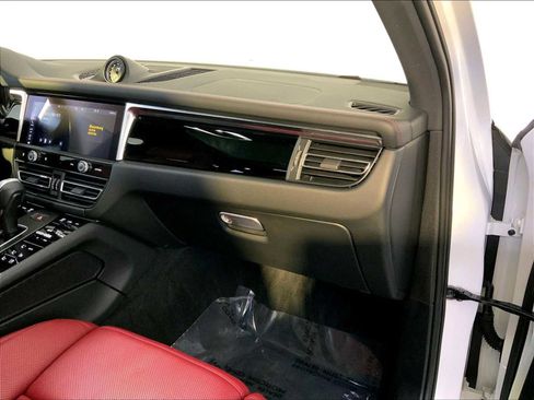 Certified 2023 Porsche Macan Turbo image 22