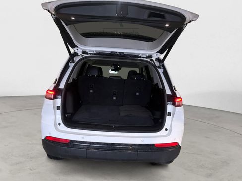 Used 2023 Jeep Grand Cherokee Limited w/ Luxury Tech Group II image 14