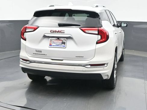 Used 2022 GMC Terrain Denali w/ Denali Premium Package AWD/4WD image 5