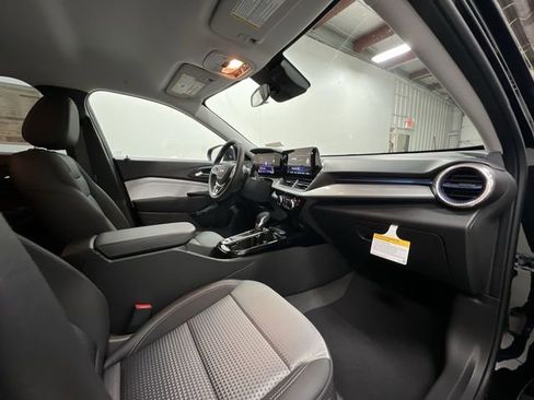 New 2026 Chevrolet Trax LT w/ LT Convenience Package FWD image 26