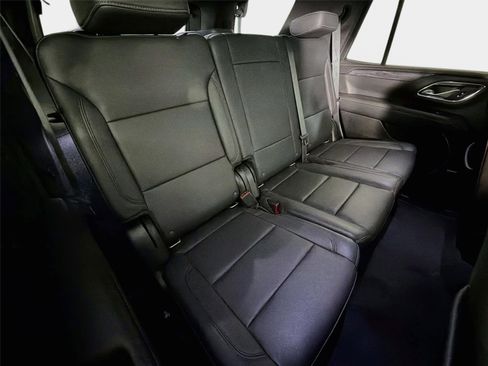 Certified 2022 GMC Yukon SLT w/ SLT Premium Package AWD/4WD image 29