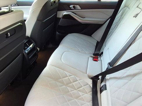 Used 2024 BMW X5 sDrive40i w/ Premium Package RWD image 16