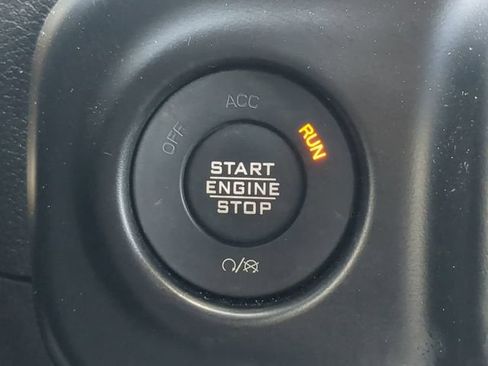 Used 2023 Jeep Wrangler Unlimited w/ Sun & Screen Package AWD/4WD image 36