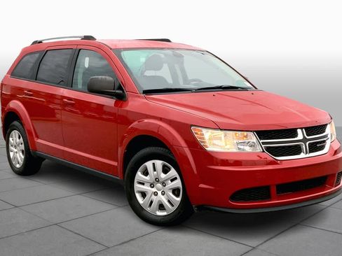 Used 2018 Dodge Journey SE image 2