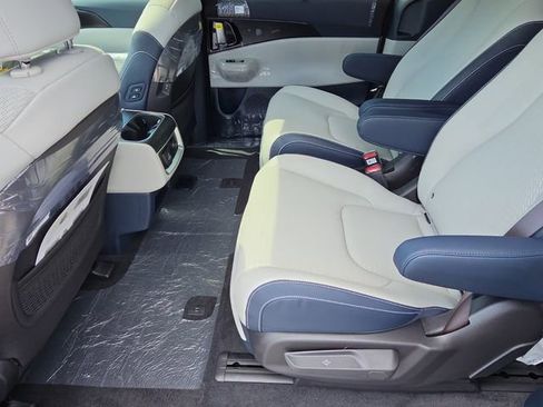 New 2026 Kia Carnival SX Prestige FWD image 7