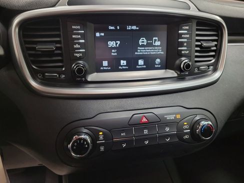 Used 2020 Kia Sorento LX image 15