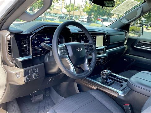Used 2024 Chevrolet Silverado 1500 RST w/ Redline Edition RWD image 17