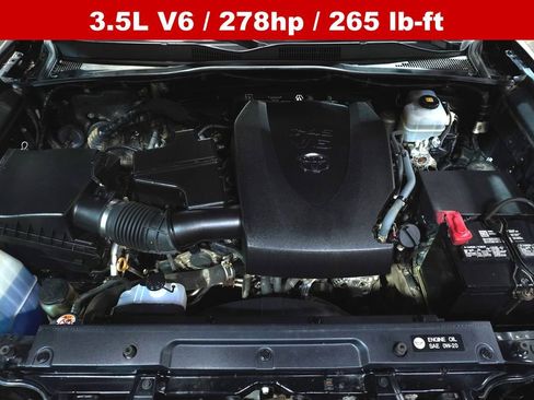 Used 2018 Toyota Tacoma TRD Off-Road w/ Technology Package AWD/4WD image 9