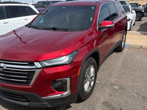 Used 2023 Chevrolet Traverse LT AWD/4WD image 1
