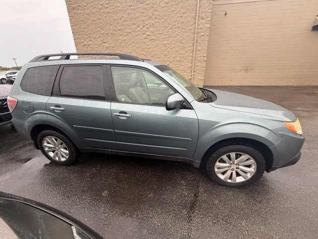 Used 2011 Subaru Forester 2.5X Limited w/ Popular Equipment Group 4B AWD/4WD image 3