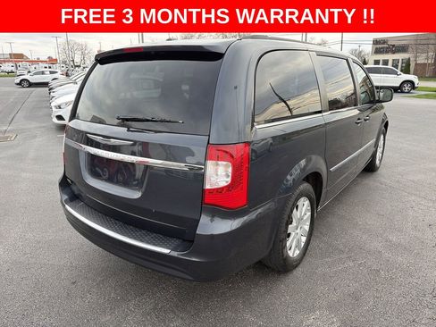 Used 2014 Chrysler Town & Country Touring image 30