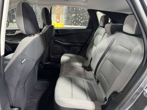 Used 2022 Ford Escape S image 17