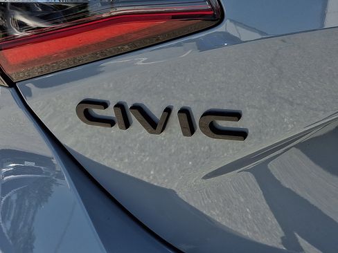 Used 2023 Honda Civic Sport image 28
