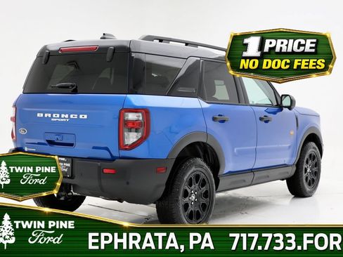 Used 2025 Ford Bronco Sport Badlands AWD/4WD image 9