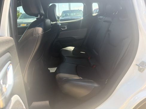 Used 2023 Jeep Compass Latitude AWD/4WD image 25
