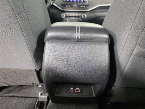 Used 2024 Nissan Altima 2.5 SV FWD image 40