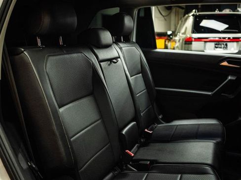 Used 2019 Volkswagen Tiguan SE FWD image 11