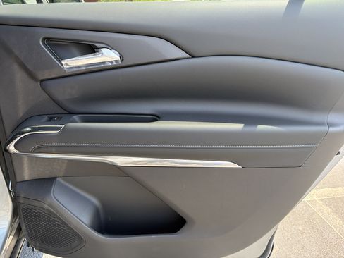 New 2026 Chevrolet Traverse LT w/ Driver Confidence Package FWD image 17