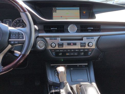 Used 2017 Lexus ES 350 w/ Navigation System Package FWD image 30