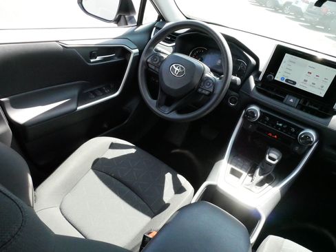 Certified 2025 Toyota RAV4 XLE AWD/4WD image 9